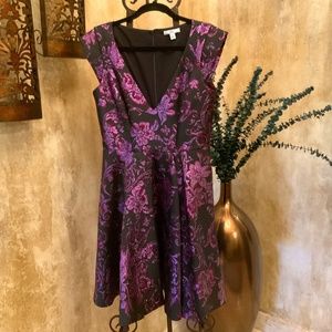 ZAC Zac Posen Blk/Purple Metallic Fit & Flare Mini Dress w/ Deep V-Neck. Size 8.